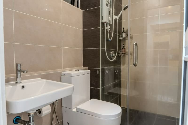 Service Residence for Sale at D'Pristine - Win Kam - Bathroom - PropertyGuru.com.my