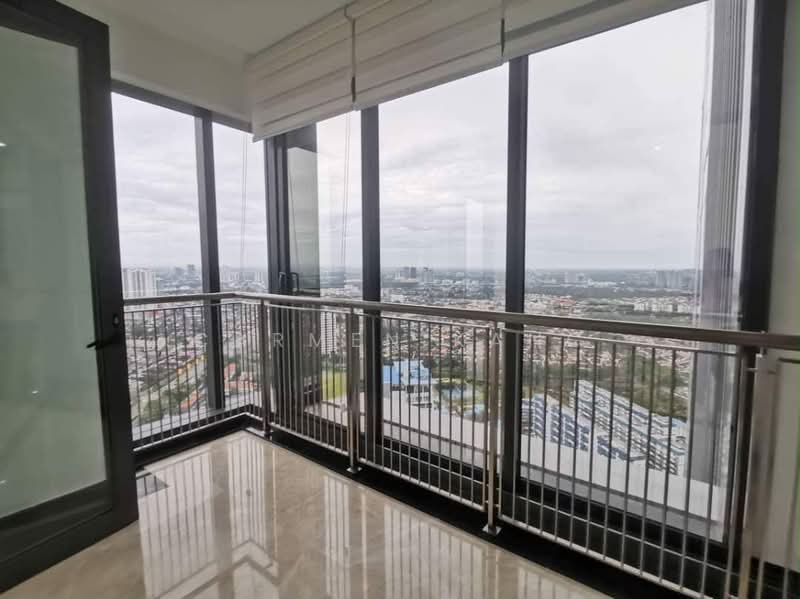 Kediaman Servis untuk Disewa di The Astaka @ 1 Bukit Senyum - Carmen Kang - Balcony - PropertyGuru.com.my