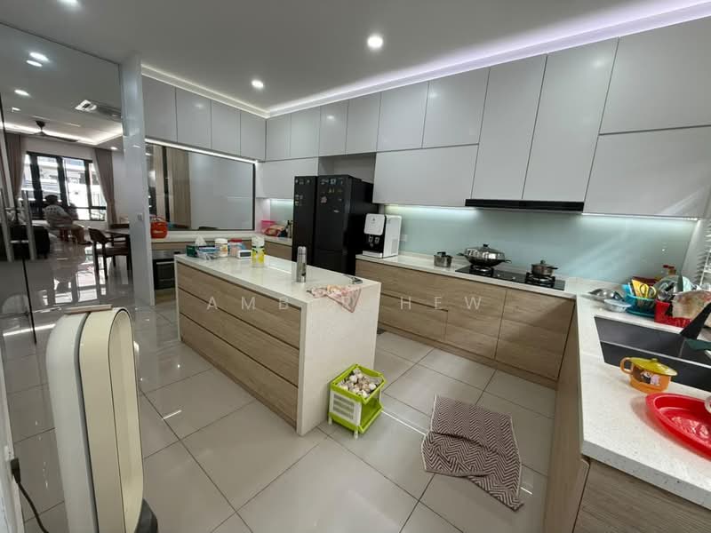 2-storey Terraced House for Sale in Bandar Bistari Perdana (Pasir Gudang) - Amber Hew - Kitchen - PropertyGuru.com.my