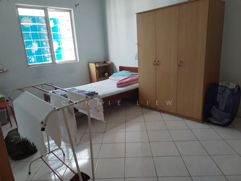 Pangsapuri untuk Dijual di Bayu Puteri - Connie Liew - Bedroom - PropertyGuru.com.my