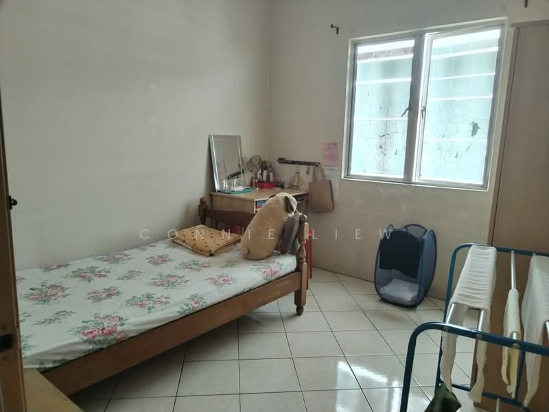 Pangsapuri untuk Dijual di Bayu Puteri - Connie Liew - Bedroom - PropertyGuru.com.my