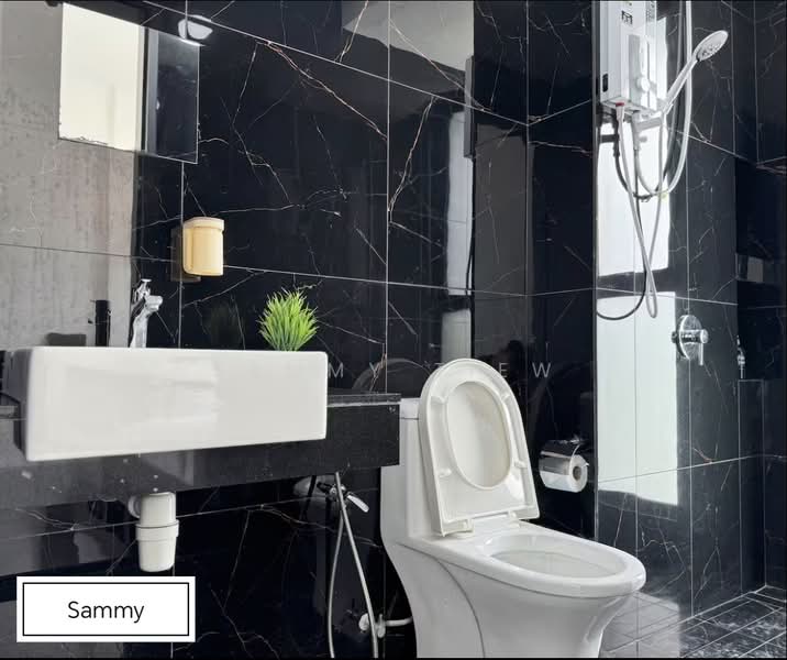 Kediaman Servis untuk Disewa di Urban Suites - Sammy Tiew - Bathroom - PropertyGuru.com.my