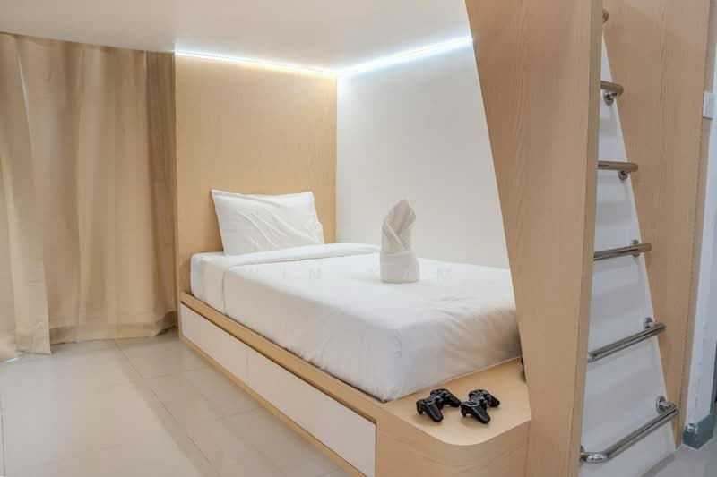 Service Residence for Sale at D'Pristine - Win Kam - Bedroom - PropertyGuru.com.my