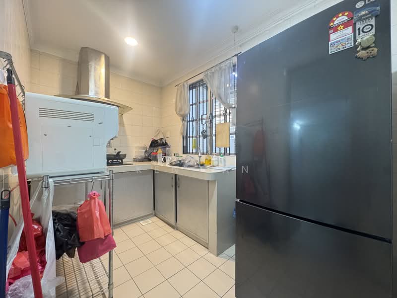 Rumah Teres 2.5-Tingkat untuk Dijual di Taman Bukit Serdang (Seri Kembangan) - KEN TAN - Kitchen - PropertyGuru.com.my