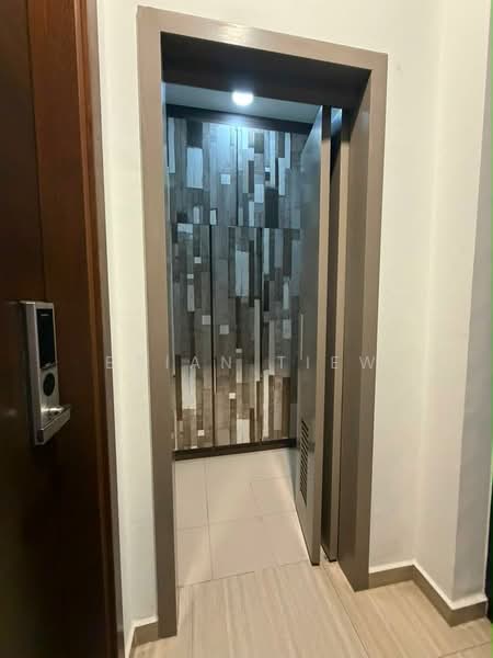 Kediaman Servis untuk Dijual di Twin Arkz - Brian Tiew - Entrance - PropertyGuru.com.my