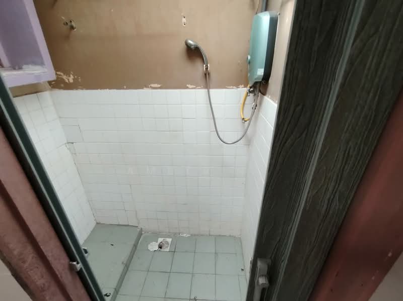 1-storey Terraced House for Sale in Taman Ibukota (Setapak) - Amber Ng - Bathroom - PropertyGuru.com.my