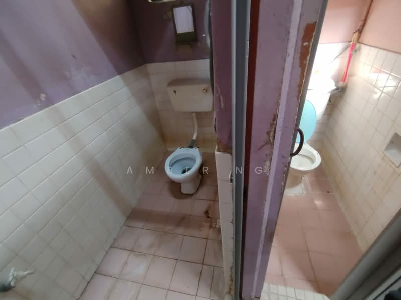 1-storey Terraced House for Sale in Taman Ibukota (Setapak) - Amber Ng - Bathroom - PropertyGuru.com.my