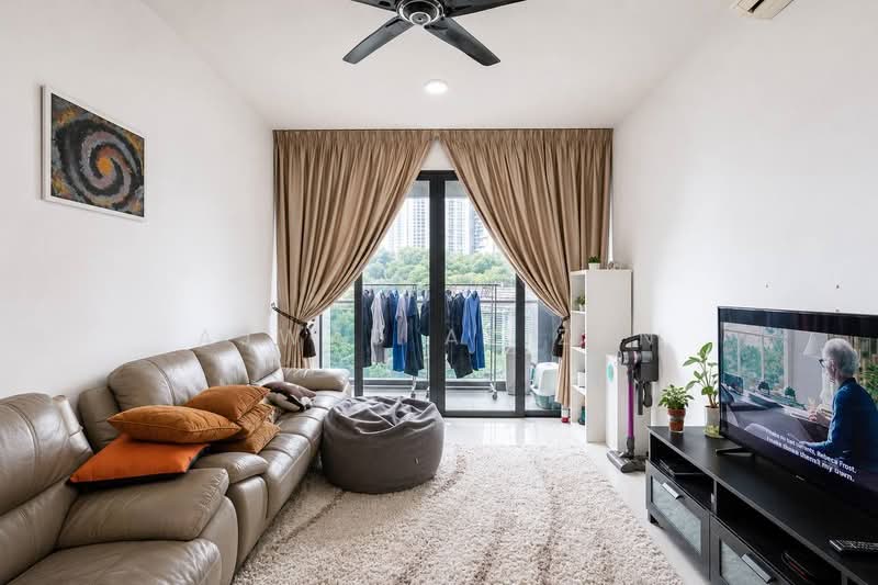 Kondominium untuk Dijual di Infiniti 3 Residences - Ajwad Azizan - Living Room - PropertyGuru.com.my