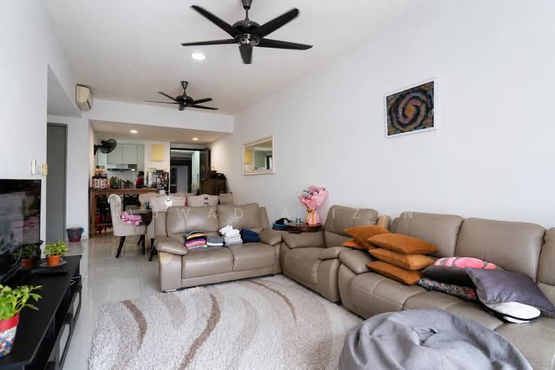 Kondominium untuk Dijual di Infiniti 3 Residences - Ajwad Azizan - Living Room - PropertyGuru.com.my