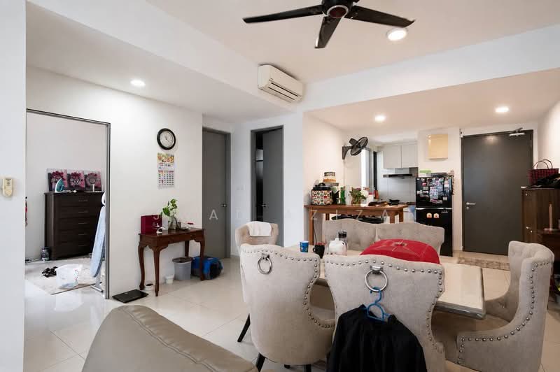 Kondominium untuk Dijual di Infiniti 3 Residences - Ajwad Azizan - Living Room - PropertyGuru.com.my