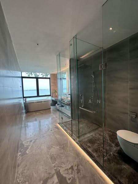 Condominium for Sale at Forest City - Bella Tan - Bathroom - PropertyGuru.com.my
