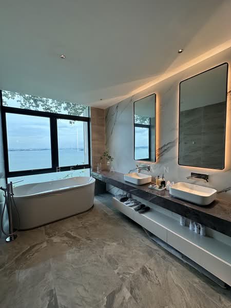 Condominium for Sale at Forest City - Bella Tan - Bathroom - PropertyGuru.com.my