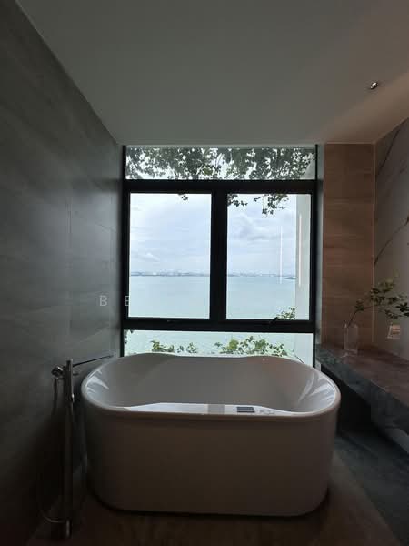Condominium for Sale at Forest City - Bella Tan - Bathroom - PropertyGuru.com.my