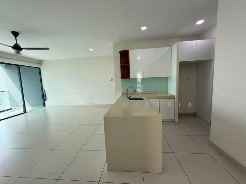 Kondominium untuk Disewa di Cristal Serin Residence - Irsyam Sjatria - Kitchen - PropertyGuru.com.my