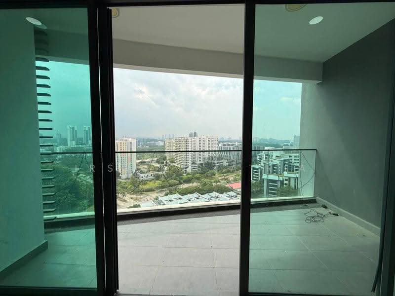 Kondominium untuk Disewa di Cristal Serin Residence - Irsyam Sjatria - Balcony - PropertyGuru.com.my