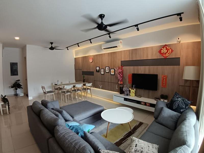 2-storey Terraced House for Sale in Taman Mount Austin (Tebrau) - Mindy Lee - Living Room - PropertyGuru.com.my