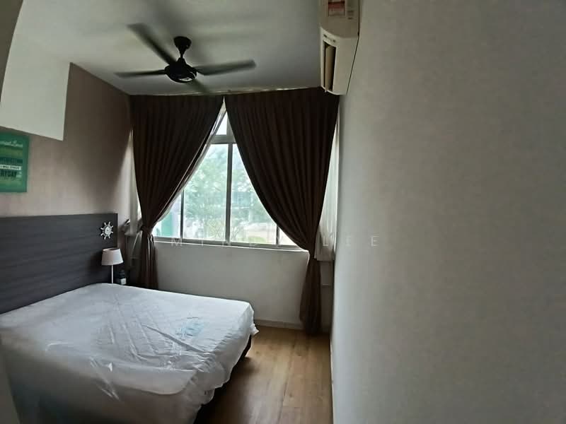 2-storey Terraced House for Sale in Taman Mount Austin (Tebrau) - Mindy Lee - Bedroom - PropertyGuru.com.my
