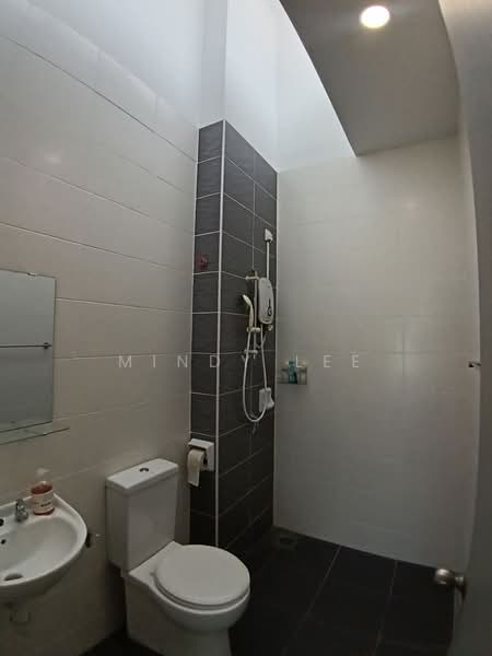 2-storey Terraced House for Sale in Taman Mount Austin (Tebrau) - Mindy Lee - Bathroom - PropertyGuru.com.my