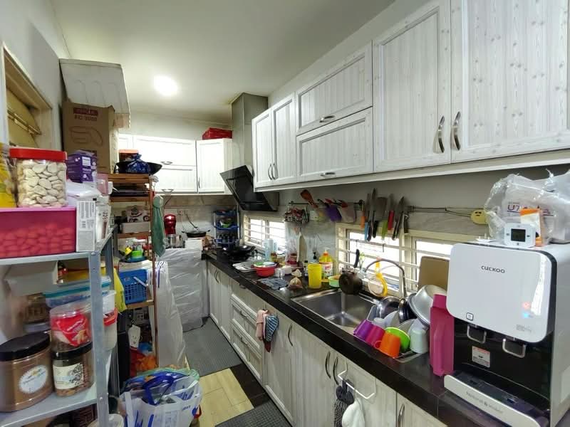 Rumah Teres 2-Tingkat untuk Dijual di Puchong (Selangor) - Sue Arifin - Kitchen - PropertyGuru.com.my