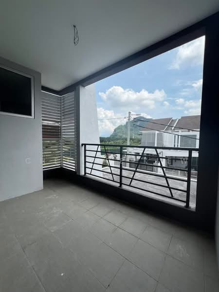 Rumah Teres 2-Tingkat untuk Dijual di Halaman Ampang Jaya (Ipoh) - Chee Hoe Kiew - Balcony - PropertyGuru.com.my