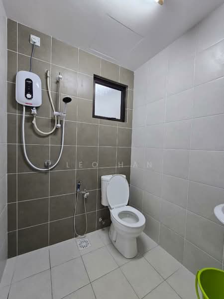 Kondominium untuk Disewa di Dezire Hill Residence - Leo Han - Bathroom - PropertyGuru.com.my