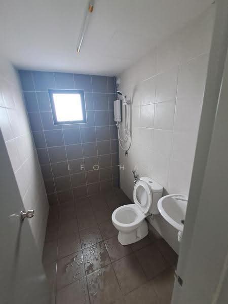 Kondominium untuk Disewa di Dezire Hill Residence - Leo Han - Bathroom - PropertyGuru.com.my