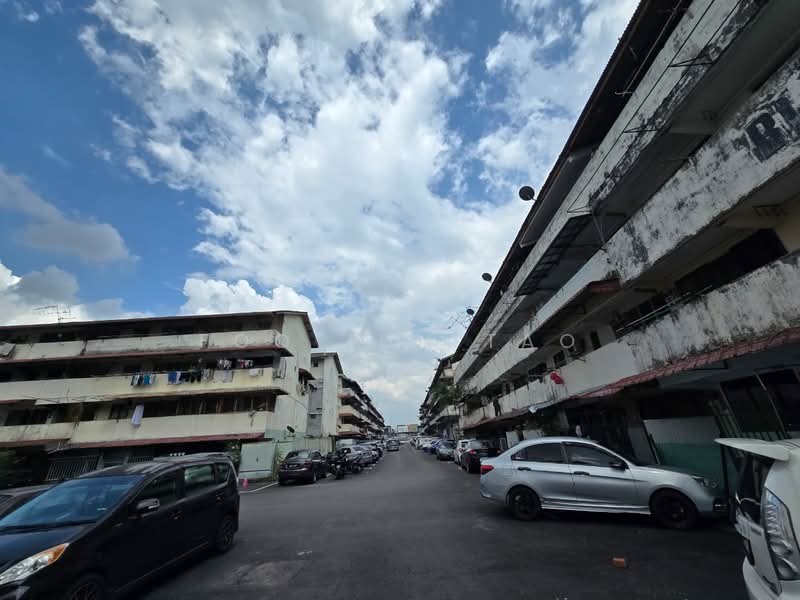 Flat for Sale at Flat Taman Ungku Tun Aminah - Foo Jun Tao - Exterior - PropertyGuru.com.my