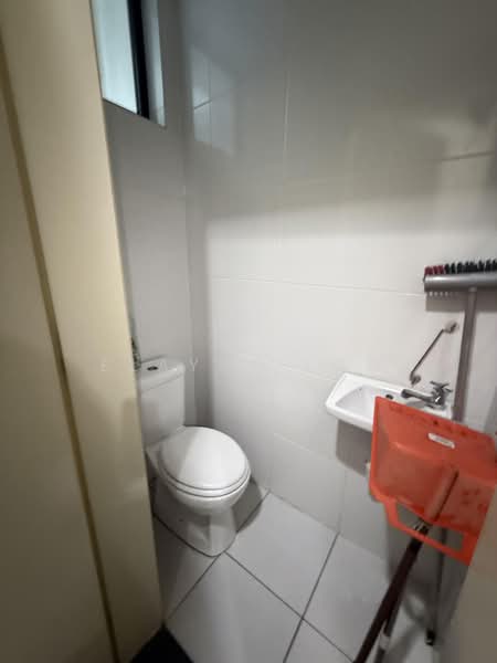Pangsapuri untuk Disewa di Impiana - Elayne Low - Bathroom - PropertyGuru.com.my