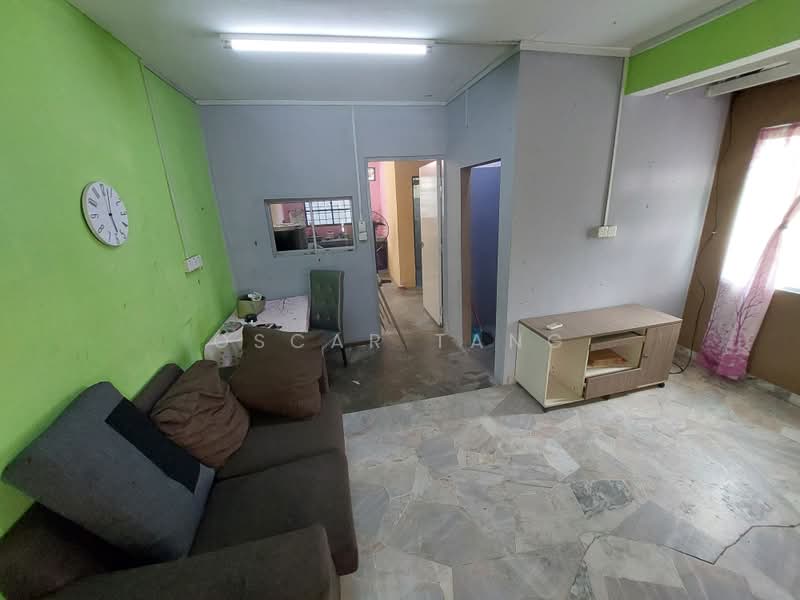 2-storey Terraced House for Sale in Klang (Selangor) - Oscar Tang - Living Room - PropertyGuru.com.my