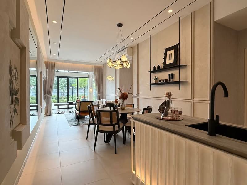 Kediaman Servis untuk Dijual di Stellaris @ Riana Dutamas - Shawn Kuan - Living Room - PropertyGuru.com.my