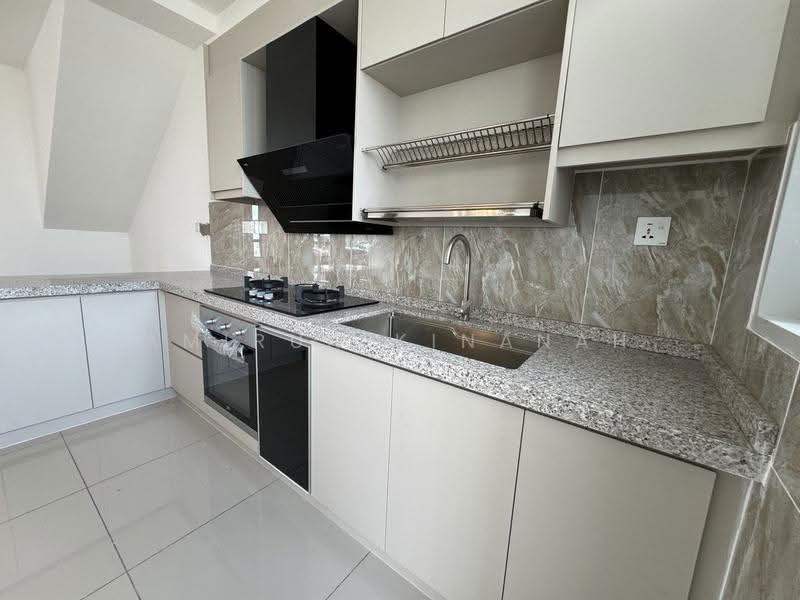 Townhouse for Sale in Eco Grandeur (Puncak Alam) - Amirun Kinanah - Kitchen - PropertyGuru.com.my