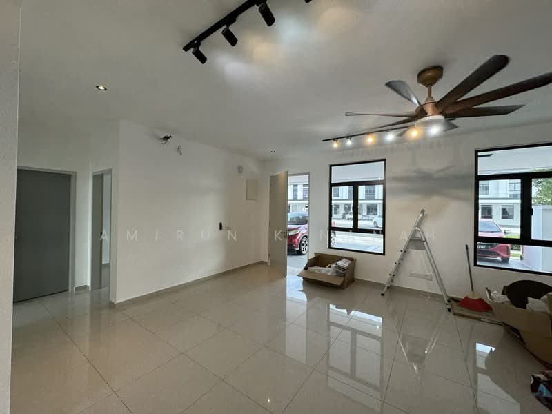 Townhouse for Sale in Eco Grandeur (Puncak Alam) - Amirun Kinanah - Living Room - PropertyGuru.com.my