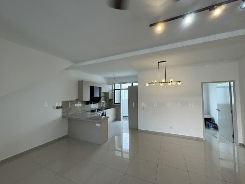 Townhouse for Sale in Eco Grandeur (Puncak Alam) - Amirun Kinanah - Kitchen - PropertyGuru.com.my
