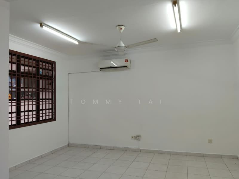 Rumah Teres 2-Tingkat untuk Dijual di Taman Tampoi Indah (Tampoi) - Tommy Tai - Interior - PropertyGuru.com.my