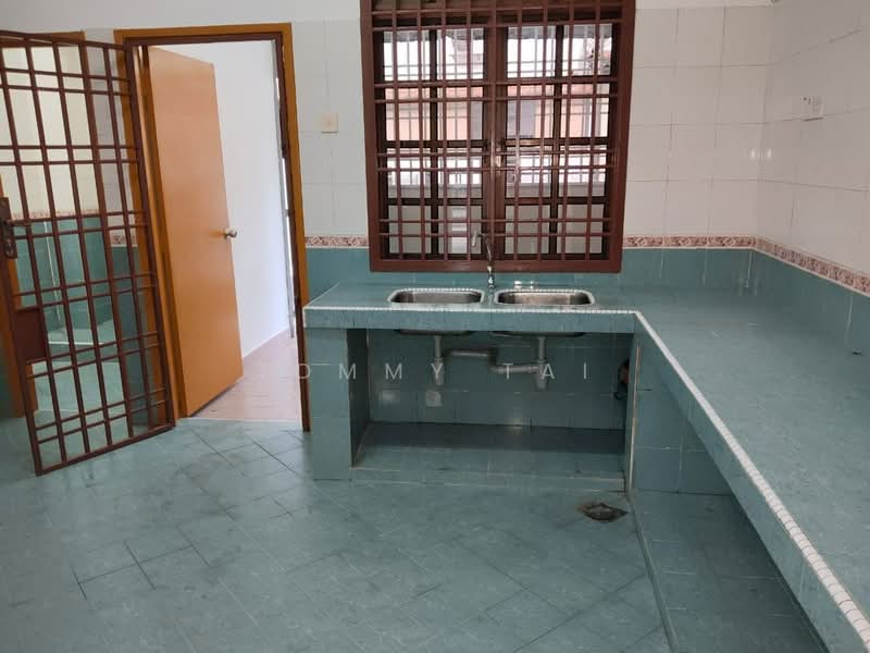 Rumah Teres 2-Tingkat untuk Dijual di Taman Tampoi Indah (Tampoi) - Tommy Tai - Kitchen - PropertyGuru.com.my