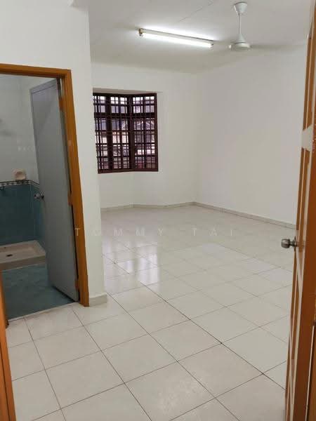 Rumah Teres 2-Tingkat untuk Dijual di Taman Tampoi Indah (Tampoi) - Tommy Tai - Interior - PropertyGuru.com.my