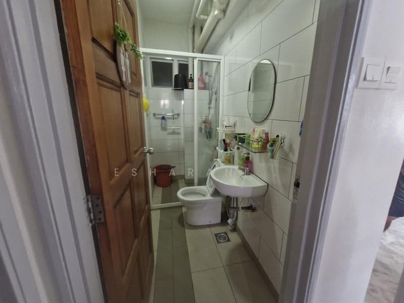 Condominium for Sale at Meadow Park 2 - Esharani . - Bathroom - PropertyGuru.com.my
