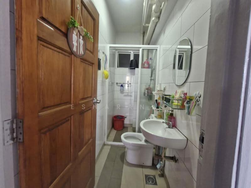 Condominium for Sale at Meadow Park 2 - Esharani . - Bathroom - PropertyGuru.com.my