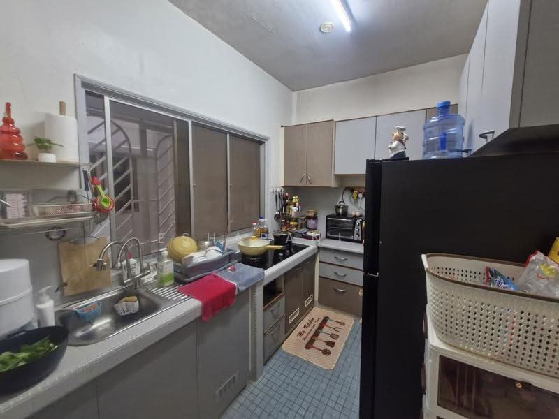 Condominium for Sale at Meadow Park 2 - Esharani . - Kitchen - PropertyGuru.com.my
