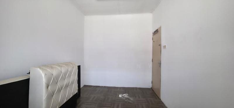 1-storey Terraced House for Sale in Taman Pinji Mewah (Ipoh) - Tee Pony - Bedroom - PropertyGuru.com.my