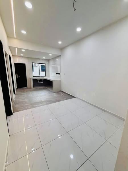 1-storey Terraced House for Sale in Ulu Tiram (Johor) - Amber Hew - Kitchen - PropertyGuru.com.my