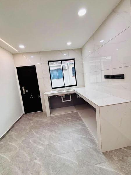 1-storey Terraced House for Sale in Ulu Tiram (Johor) - Amber Hew - Kitchen - PropertyGuru.com.my