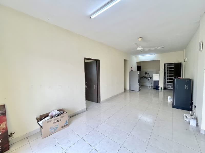 Apartment for Sale at Residensi Warnasari 2 - NORFADILAH ZAINUDDIN - Living Room - PropertyGuru.com.my