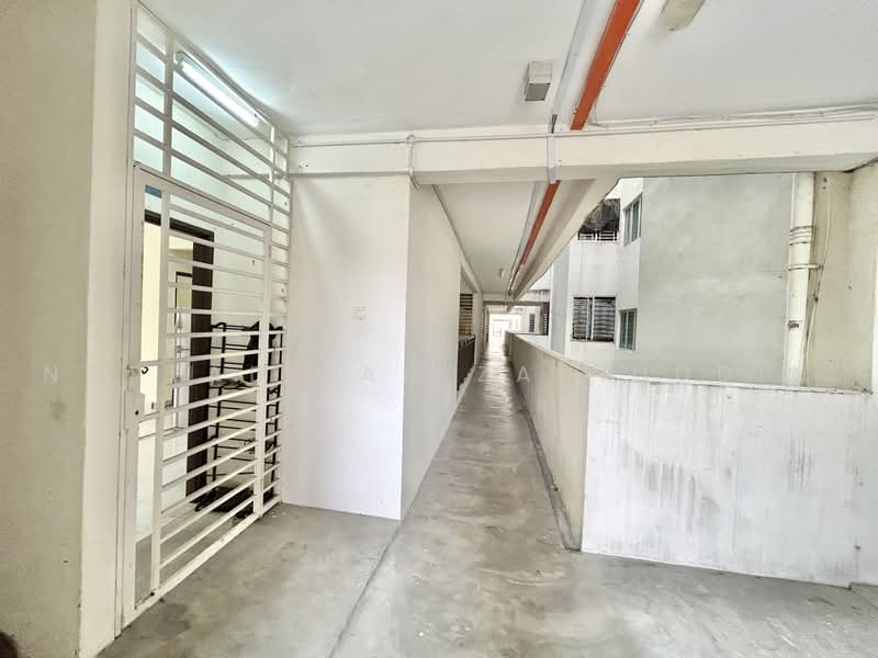 Apartment for Sale at Residensi Warnasari 2 - NORFADILAH ZAINUDDIN - Corridor - PropertyGuru.com.my
