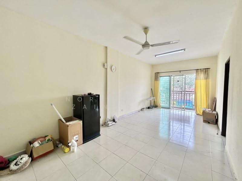 Apartment for Sale at Residensi Warnasari 2 - NORFADILAH ZAINUDDIN - Living Room - PropertyGuru.com.my
