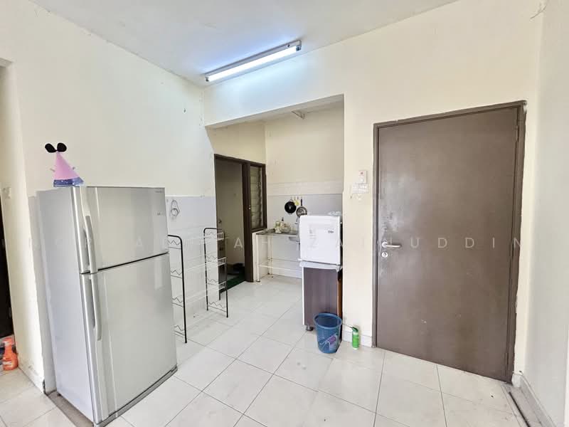 Apartment for Sale at Residensi Warnasari 2 - NORFADILAH ZAINUDDIN - Kitchen - PropertyGuru.com.my