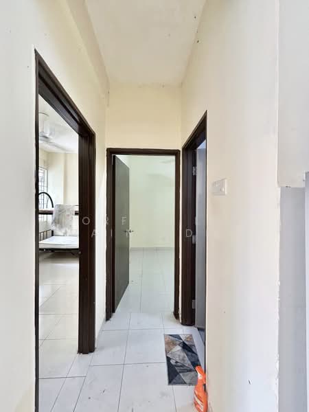 Apartment for Sale at Residensi Warnasari 2 - NORFADILAH ZAINUDDIN - Corridor - PropertyGuru.com.my