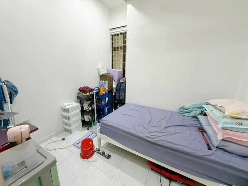 1-storey Terraced House for Sale in Taman Daya (Johor Bahru) - Foo Jun Tao - Bedroom - PropertyGuru.com.my