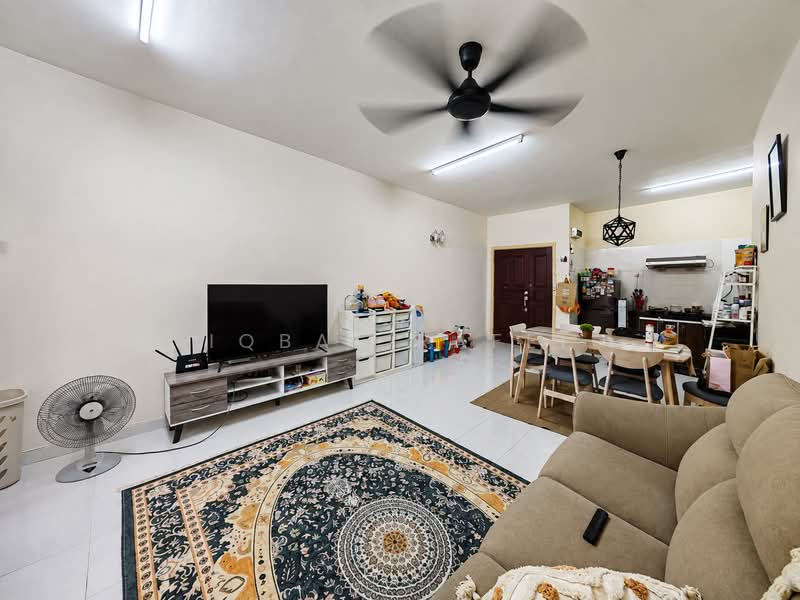 Kondominium untuk Dijual di Kristal Villa - Iqbal Rafei - Living Room - PropertyGuru.com.my