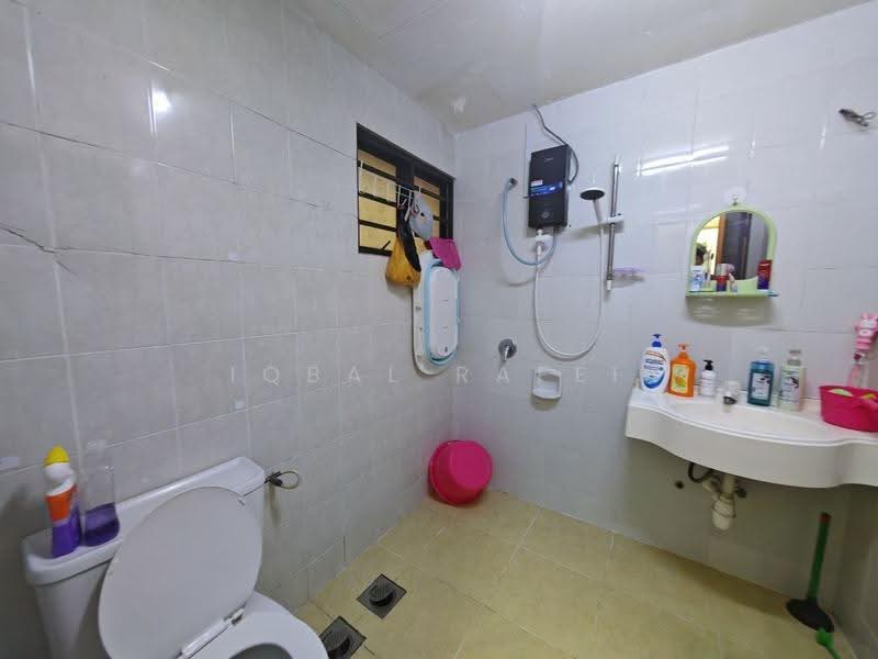 Kondominium untuk Dijual di Kristal Villa - Iqbal Rafei - Bathroom - PropertyGuru.com.my